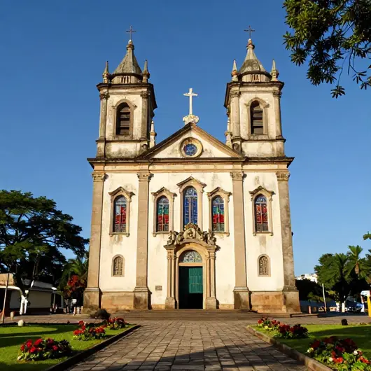 Descubra a Igreja Catedral da Família Descubra a Igreja Catedral da Família