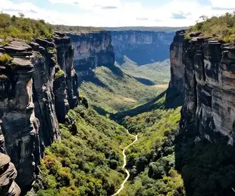 Explorando a Trilha dos Cânions na Chapada dos Veadeiros: O Destino Perfeito para Aventureiros Explorando a Trilha dos Cânions na Chapada dos Veadeiros: O Destino Perfeito para Aventureiros