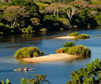 Explorando o Rio Araguaia: Um Roteiro Imperdível em Goiás