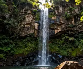 Explore a Cachoeira do Funil em Mambaí, Goiás